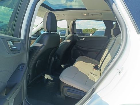 Used 2022 Ford Escape SEL image 17