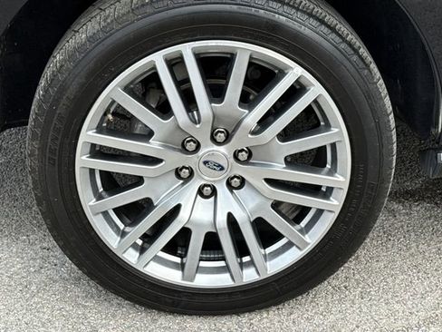 Used 2024 Ford Expedition Limited AWD/4WD image 9