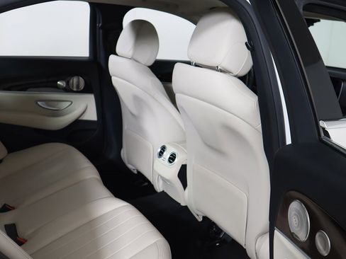 Used 2022 Mercedes-Benz E 350 4MATIC Sedan w/ Driver Assistance Package image 31