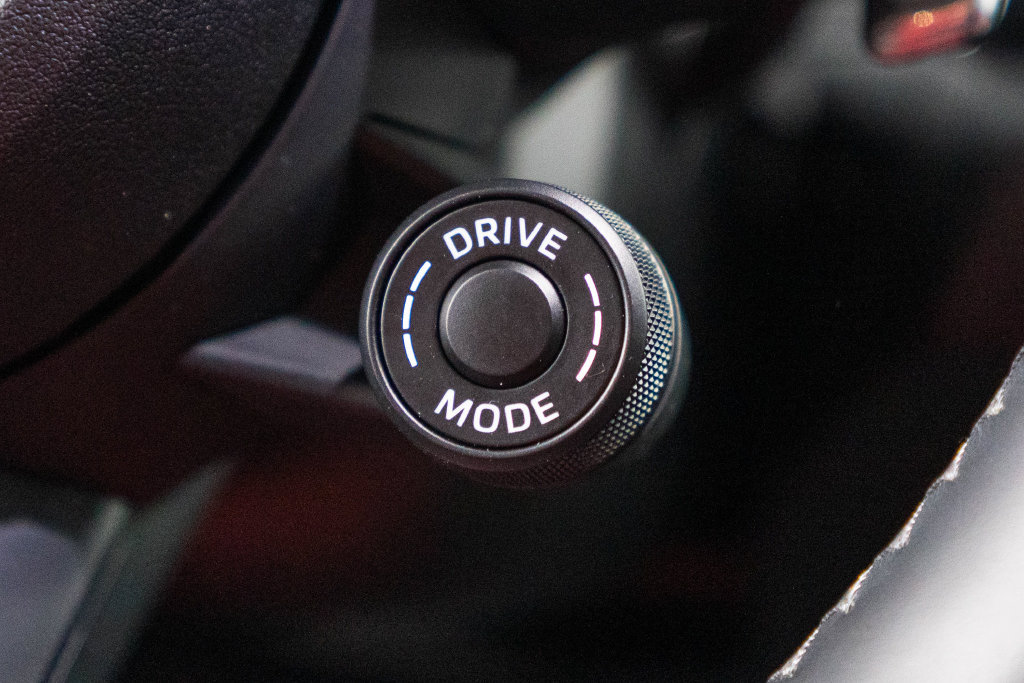 Certified 2023 Porsche Macan S AWD/4WD image 35