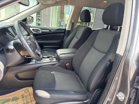 Used 2020 Nissan Pathfinder SV AWD/4WD image 16