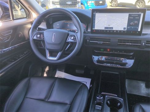 Used 2023 Lincoln Corsair AWD image 30