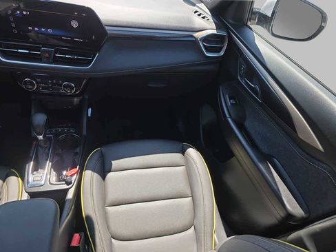 Used 2025 Chevrolet TrailBlazer ACTIV w/ Convenience Package image 14