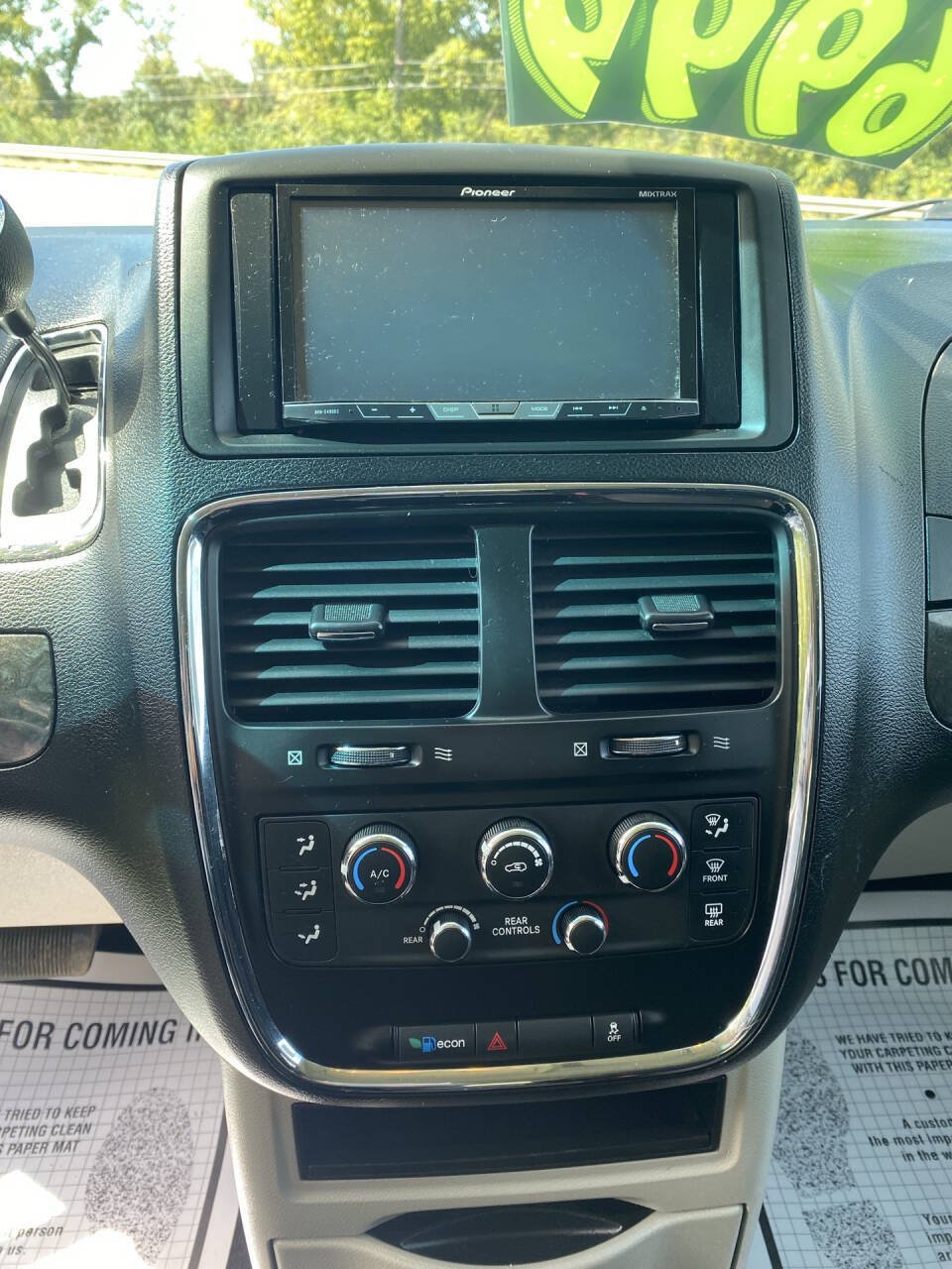 Used 2012 Dodge Grand Caravan SE FWD image 12