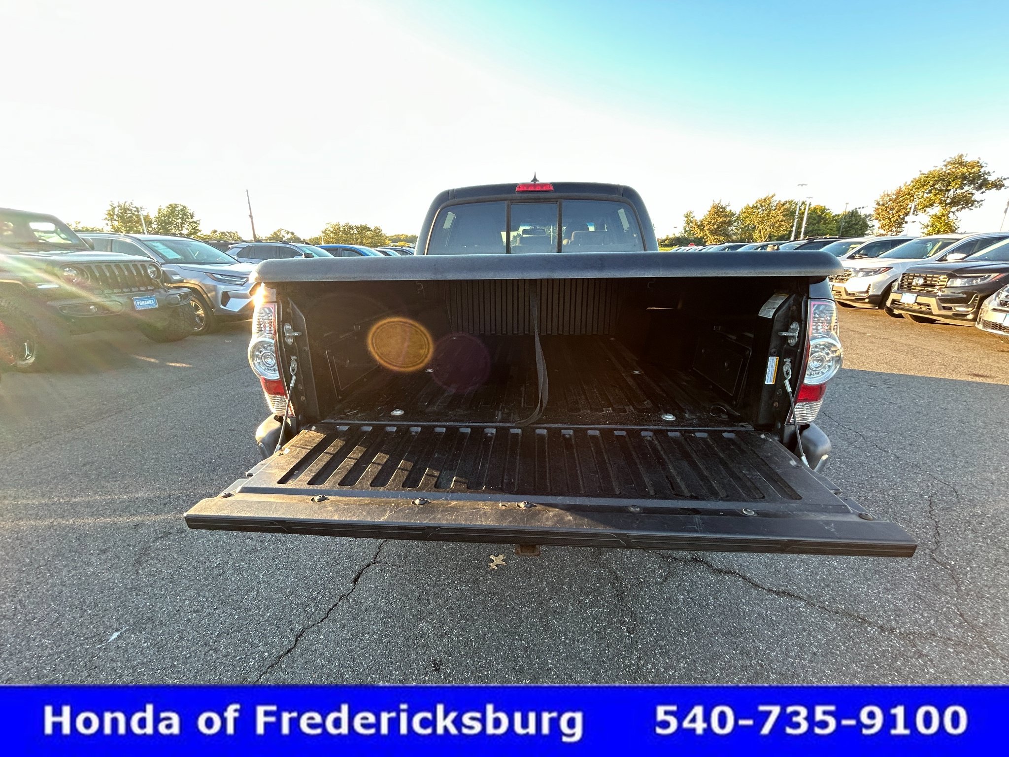 Used 2015 Toyota Tacoma 4x4 Double Cab w/ SR5 Package image 12