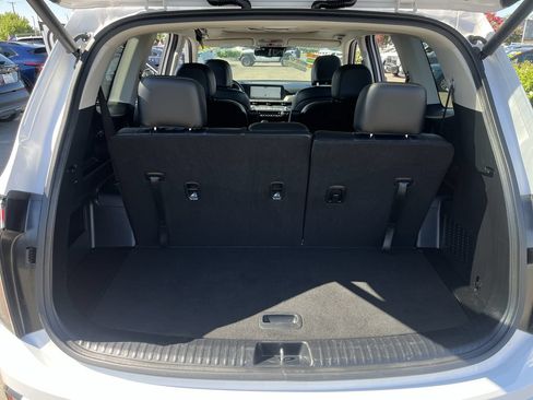 Used 2024 Kia Telluride EX w/ EX Captain's Chair Package FWD image 25