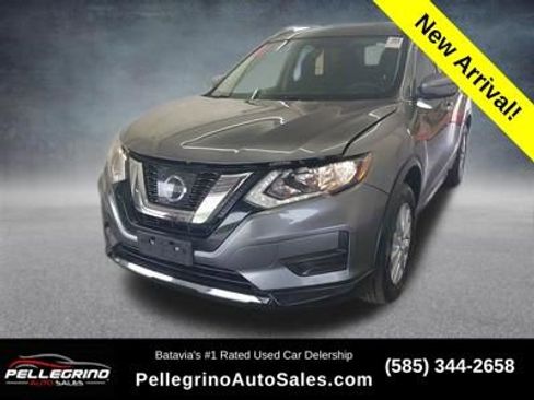 Used 2017 Nissan Rogue SV AWD/4WD image 1