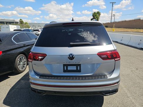 Used 2023 Volkswagen Tiguan SE R-Line image 10