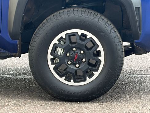 Used 2025 Toyota Tacoma TRD Off-Road AWD/4WD image 6