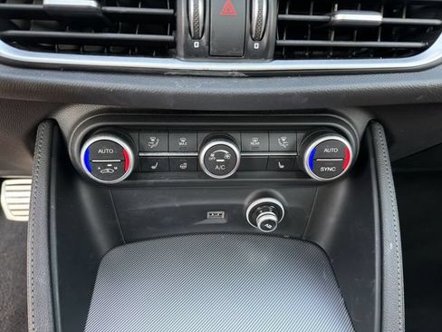 Used 2023 Alfa Romeo Stelvio Veloce AWD/4WD image 21
