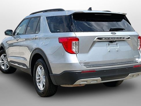 Used 2024 Ford Explorer XLT w/ Equipment Group 202A AWD/4WD image 10