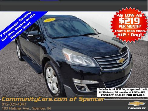 Used 2017 Chevrolet Traverse LT w/ Style and Technology Package FWD image 1