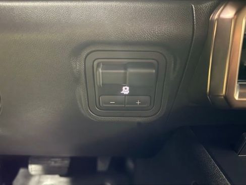 Used 2025 GMC Hummer EV 3X image 43