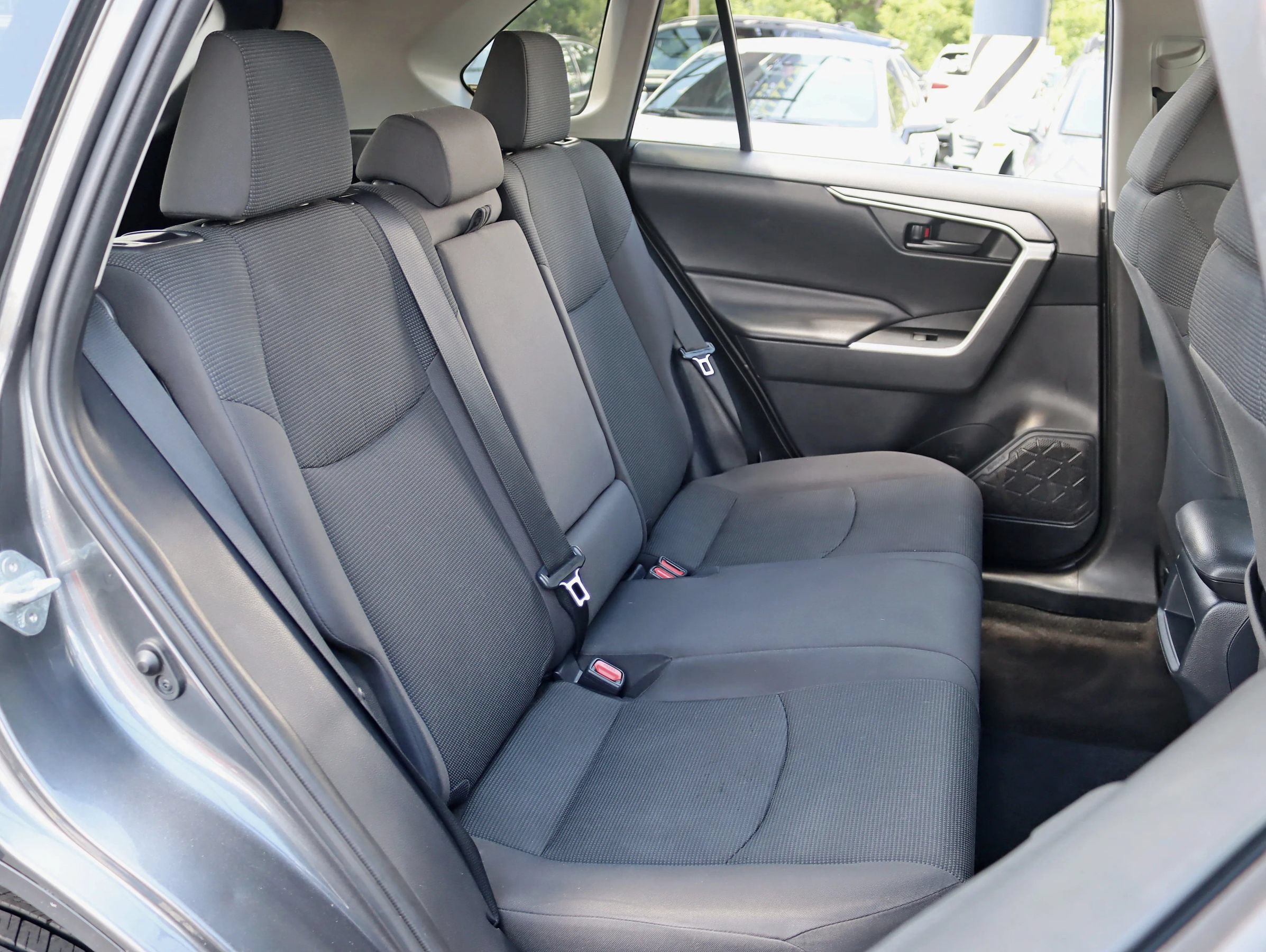 Used 2019 Toyota RAV4 LE w/ All Weather Liner Package AWD/4WD image 28