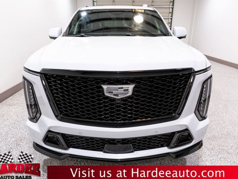 Used 2026 Cadillac Escalade V w/ LPO, ONYX Package AWD/4WD image 7
