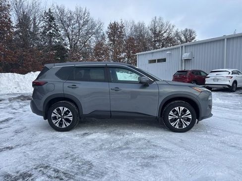 Used 2023 Nissan Rogue SV image 9