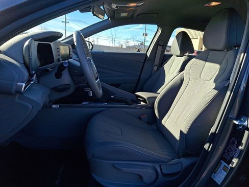 Certified 2025 Hyundai Elantra Sport image 14
