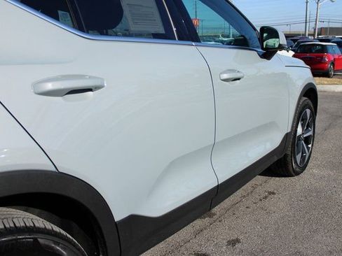 Used 2025 Volvo XC40 B5 Plus image 50