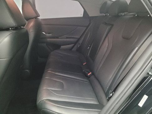 Used 2023 Hyundai Elantra Limited FWD image 18