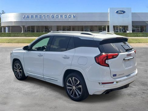 Used 2020 GMC Terrain Denali w/ Denali Premium Package FWD image 3