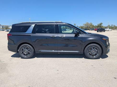 New 2026 Kia Carnival SX FWD image 3