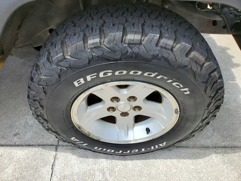 Used 2004 Jeep Wrangler 4WD image 16