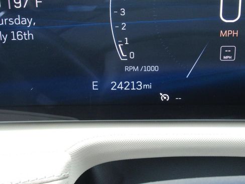 Certified 2024 Cadillac XT4 Luxury w/ Cold Weather Package FWD image 33