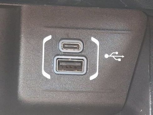 Used 2022 Jeep Compass Latitude FWD image 25