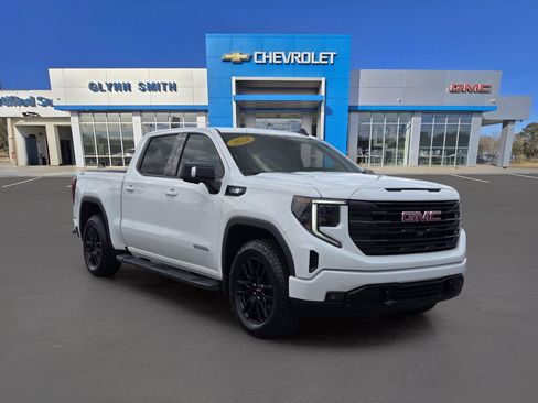 Used 2024 GMC Sierra 1500 Elevation w/ Elevation Premium Package AWD/4WD image 5