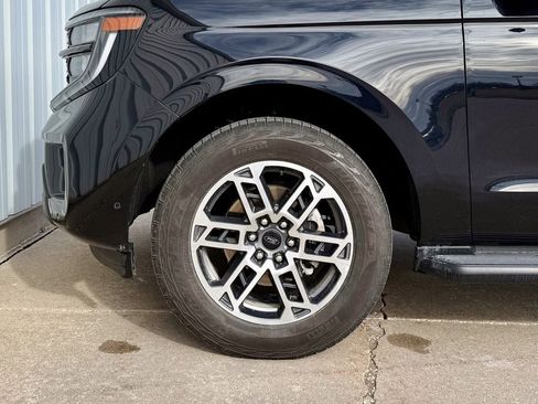 Certified 2025 Ford Expedition Active AWD/4WD image 38