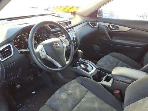 Used 2016 Nissan Rogue S w/ Appearance Package image 7
