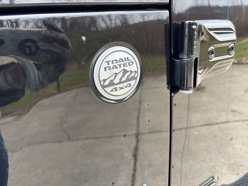 Used 2021 Jeep Wrangler Unlimited Sahara image 10