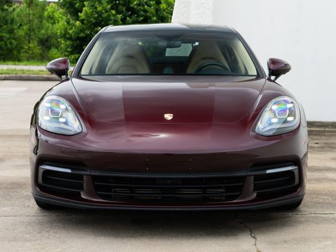 Used 2018 Porsche Panamera 4 AWD/4WD image 13
