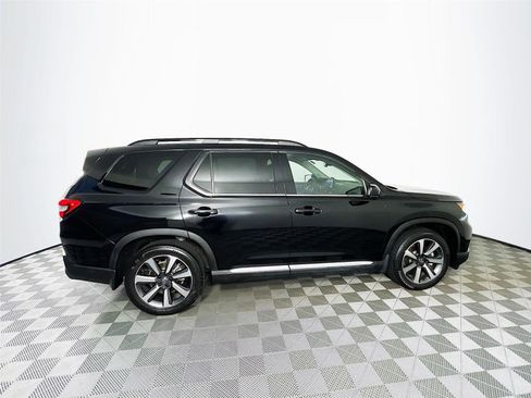 Used 2023 Honda Pilot Elite image 12