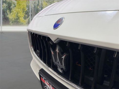 Used 2017 Maserati Ghibli S Q4 AWD/4WD image 21