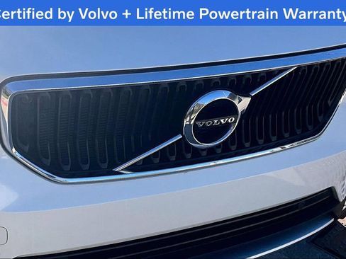 Used 2020 Volvo XC40 T5 Momentum w/ Protection Package Premier image 37