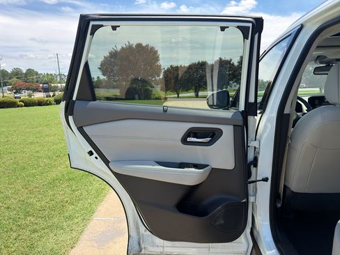 Certified 2023 Nissan Rogue SL w/ SL Premium Package AWD/4WD image 12