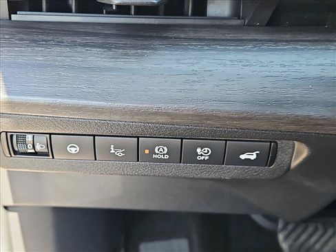 Certified 2023 Nissan Ariya FWD image 17