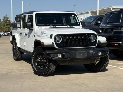 Used 2024 Jeep Gladiator Sport AWD/4WD image 2