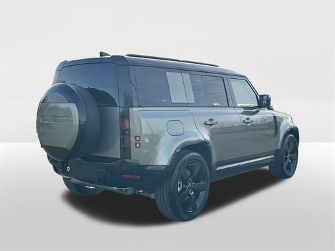 Certified 2025 Land Rover Defender 110 X-Dynamic SE image 4