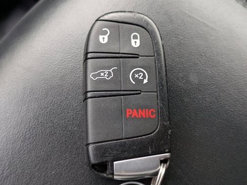 Used 2020 Jeep Grand Cherokee Overland image 27