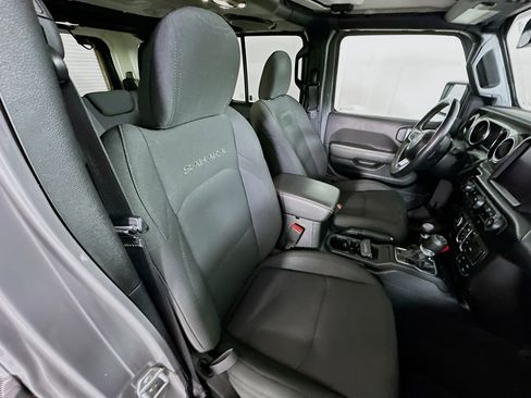 Used 2023 Jeep Wrangler Sahara w/ Cold Weather Group image 30
