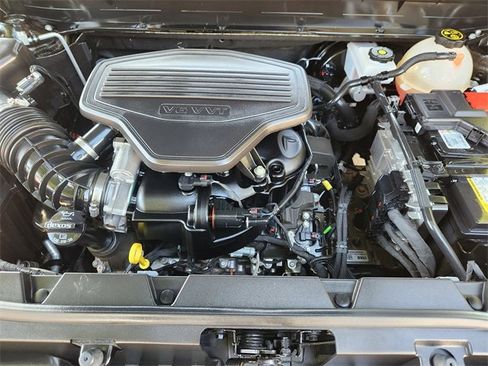 Used 2023 GMC Acadia Denali w/ Black Diamond Edition image 32