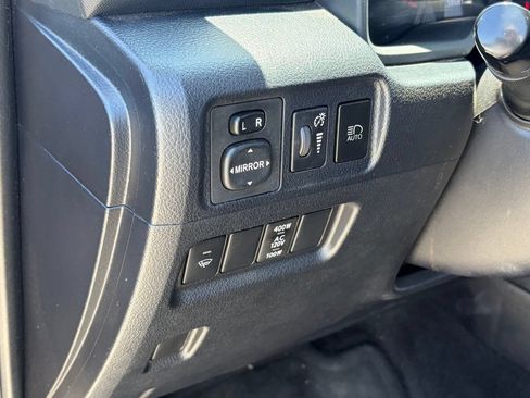 Used 2020 Toyota 4Runner SR5 AWD/4WD image 7