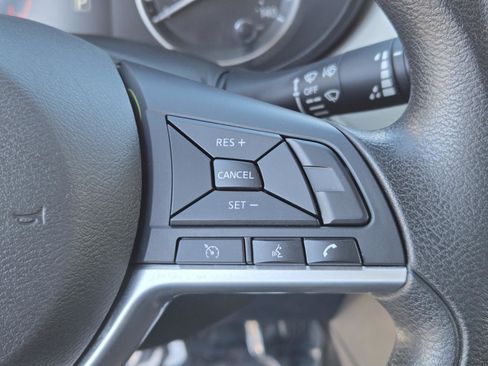 Used 2022 Nissan Versa SV image 19