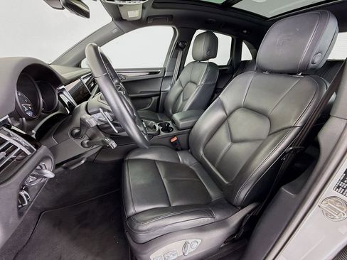 Certified 2024 Porsche Macan AWD/4WD image 5