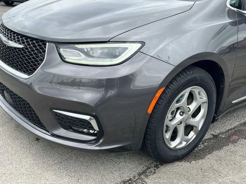 Used 2023 Chrysler Pacifica Limited FWD image 15