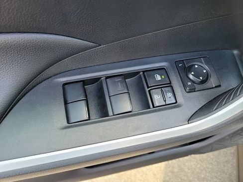 Used 2021 Toyota RAV4 XLE FWD image 28