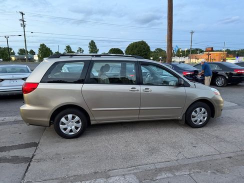 Used 2007 Toyota Sienna CE FWD image 4