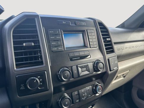 Used 2019 Ford F250 XL w/ STX Appearance Package AWD/4WD image 12